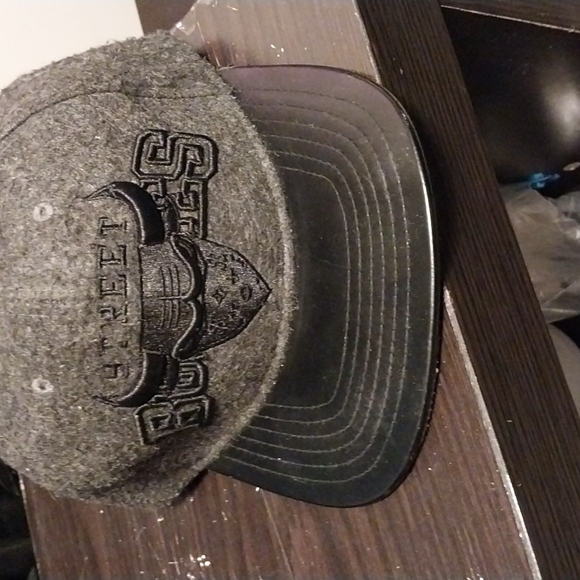 Black and Grey wool Chicago bulls coat w matching hat - Picture 5 of 7